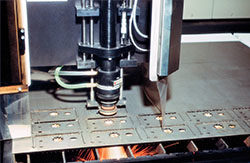laser cutting for industrial knives
